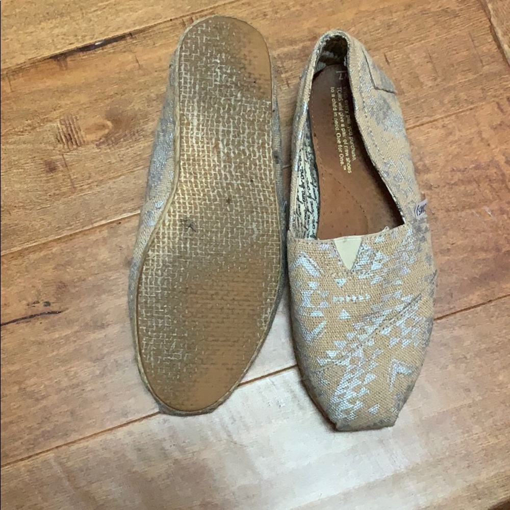 Neutral Aztec Toms - Picture 2 of 3